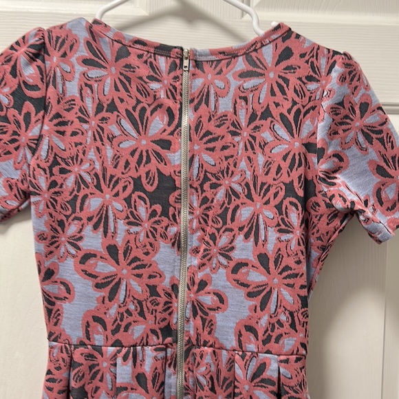 LuLaRoe Short Sleeve Dress Size Small - Picture 7 of 10